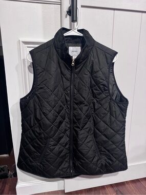 Old Navy Black Quilted Vest with Gold Zipper